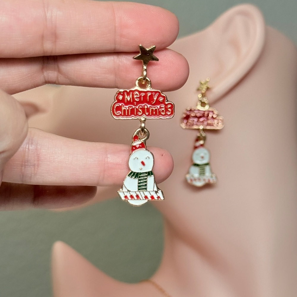 Snowman Christmas Earrings ⛄️ - Picture 6 of 7